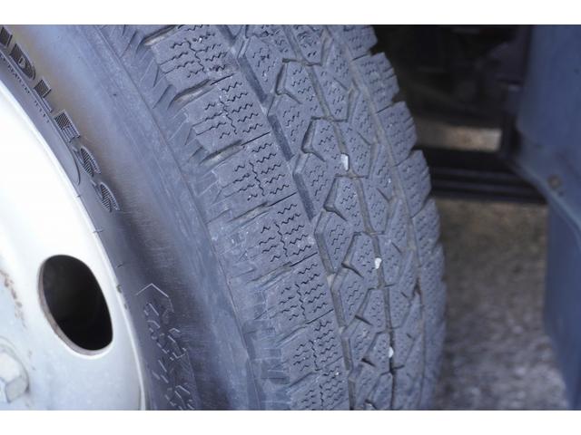 デュトロ 標準幅　パッカー車　プレス式　２トン積　４．２立米　単独動作　積載２０００ｋｇ　極東製　汚水タンク　バックカメラ　作業中表示灯　フォグランプ　電動パーキングブレーキ　左電格ミラー　坂道発進補助　５速ＭＴ（10枚目）