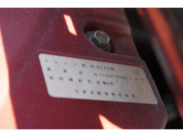 デュトロ 標準幅　パッカー車　プレス式　２トン積　４．２立米　単独動作　積載２０００ｋｇ　極東製　汚水タンク　バックカメラ　作業中表示灯　フォグランプ　電動パーキングブレーキ　左電格ミラー　坂道発進補助　５速ＭＴ（13枚目）