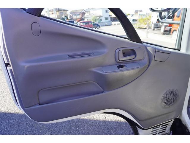 デュトロ 標準幅　パッカー車　プレス式　２トン積　４．２立米　単独動作　積載２０００ｋｇ　極東製　汚水タンク　バックカメラ　作業中表示灯　フォグランプ　電動パーキングブレーキ　左電格ミラー　坂道発進補助　５速ＭＴ（19枚目）