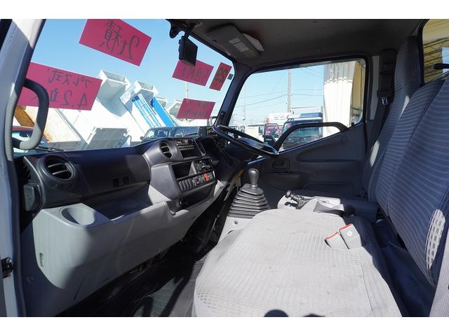 デュトロ 標準幅　パッカー車　プレス式　２トン積　４．２立米　単独動作　積載２０００ｋｇ　極東製　汚水タンク　バックカメラ　作業中表示灯　フォグランプ　電動パーキングブレーキ　左電格ミラー　坂道発進補助　５速ＭＴ（29枚目）