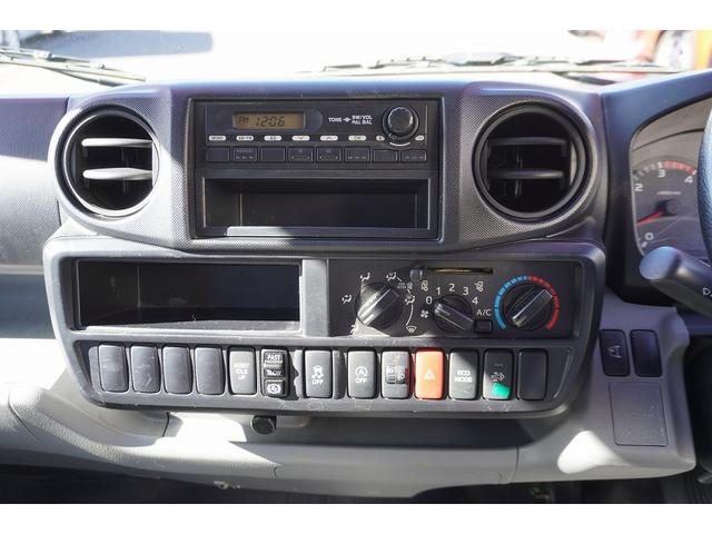 デュトロ 標準幅　パッカー車　プレス式　２トン積　４．２立米　単独動作　積載２０００ｋｇ　極東製　汚水タンク　バックカメラ　作業中表示灯　フォグランプ　電動パーキングブレーキ　左電格ミラー　坂道発進補助　５速ＭＴ（30枚目）