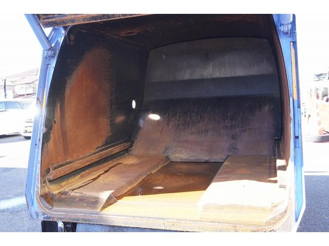 デュトロ 標準幅　パッカー車　プレス式　２トン積　４．２立米　単独動作　積載２０００ｋｇ　極東製　汚水タンク　バックカメラ　作業中表示灯　フォグランプ　電動パーキングブレーキ　左電格ミラー　坂道発進補助　５速ＭＴ（32枚目）