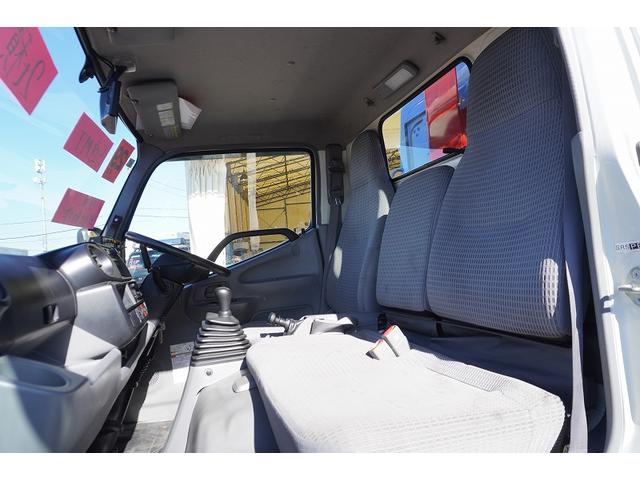 デュトロ 標準幅　パッカー車　プレス式　２トン積　４．２立米　単独動作　積載２０００ｋｇ　極東製　汚水タンク　バックカメラ　作業中表示灯　フォグランプ　電動パーキングブレーキ　左電格ミラー　坂道発進補助　５速ＭＴ（39枚目）