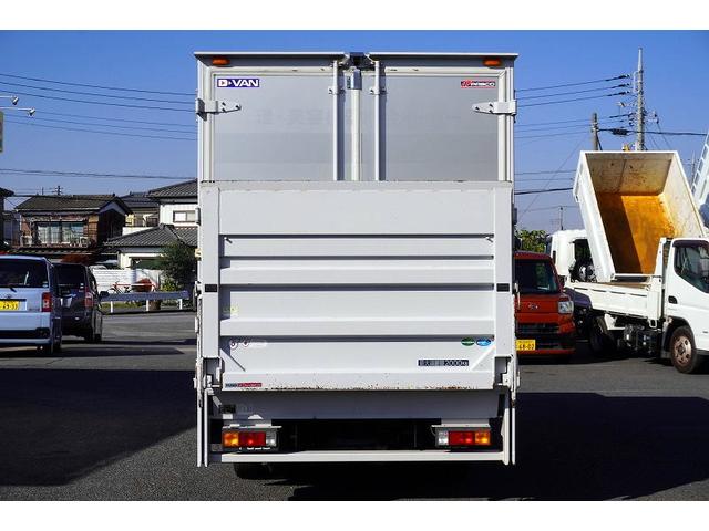 キャンター １０尺　アルミバン　２トン積　リア観音扉　垂直パワーゲート　積載２０００ｋｇ　ラッシング２段　左電格ミラー　バックカメラ　社外ナビ　ＥＴＣ　フォグランプ　パブコ製　ＡＴ　車両総重量４９５５ｋｇ　標準幅　ショート　リフト（4枚目）