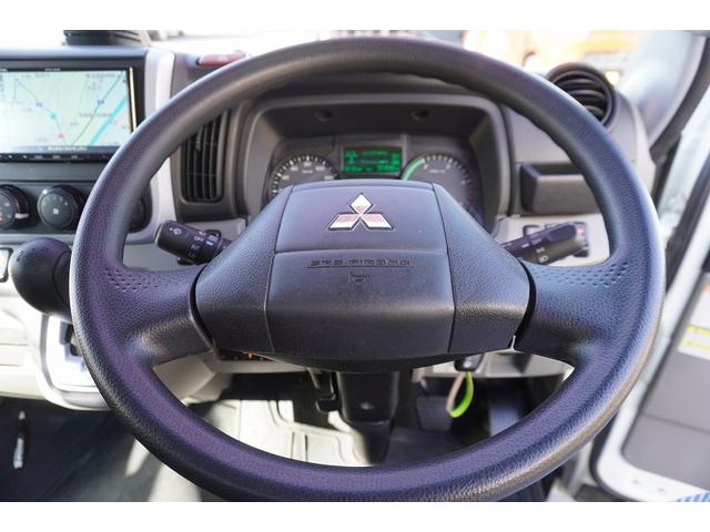 キャンター １０尺　アルミバン　２トン積　リア観音扉　垂直パワーゲート　積載２０００ｋｇ　ラッシング２段　左電格ミラー　バックカメラ　社外ナビ　ＥＴＣ　フォグランプ　パブコ製　ＡＴ　車両総重量４９５５ｋｇ　標準幅　ショート　リフト（14枚目）