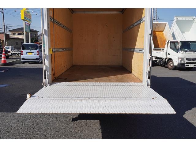 キャンター １０尺　アルミバン　２トン積　リア観音扉　垂直パワーゲート　積載２０００ｋｇ　ラッシング２段　左電格ミラー　バックカメラ　社外ナビ　ＥＴＣ　フォグランプ　パブコ製　ＡＴ　車両総重量４９５５ｋｇ　標準幅　ショート　リフト（22枚目）