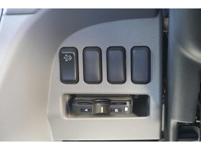 キャンター １０尺　アルミバン　２トン積　リア観音扉　垂直パワーゲート　積載２０００ｋｇ　ラッシング２段　左電格ミラー　バックカメラ　社外ナビ　ＥＴＣ　フォグランプ　パブコ製　ＡＴ　車両総重量４９５５ｋｇ　標準幅　ショート　リフト（26枚目）