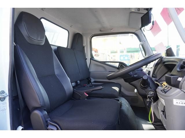 キャンター １０尺　アルミバン　２トン積　リア観音扉　垂直パワーゲート　積載２０００ｋｇ　ラッシング２段　左電格ミラー　バックカメラ　社外ナビ　ＥＴＣ　フォグランプ　パブコ製　ＡＴ　車両総重量４９５５ｋｇ　標準幅　ショート　リフト（33枚目）