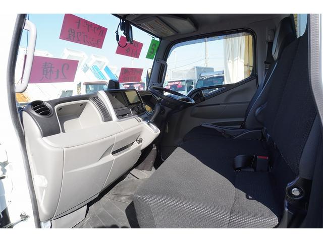 キャンター １０尺　アルミバン　２トン積　リア観音扉　垂直パワーゲート　積載２０００ｋｇ　ラッシング２段　左電格ミラー　バックカメラ　社外ナビ　ＥＴＣ　フォグランプ　パブコ製　ＡＴ　車両総重量４９５５ｋｇ　標準幅　ショート　リフト（38枚目）