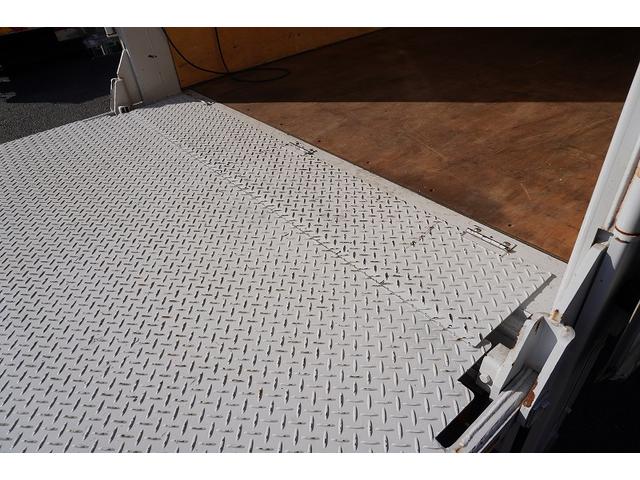 キャンター １０尺　アルミバン　２トン積　リア観音扉　垂直パワーゲート　積載２０００ｋｇ　ラッシング２段　左電格ミラー　バックカメラ　社外ナビ　ＥＴＣ　フォグランプ　パブコ製　ＡＴ　車両総重量４９５５ｋｇ　標準幅　ショート　リフト（40枚目）
