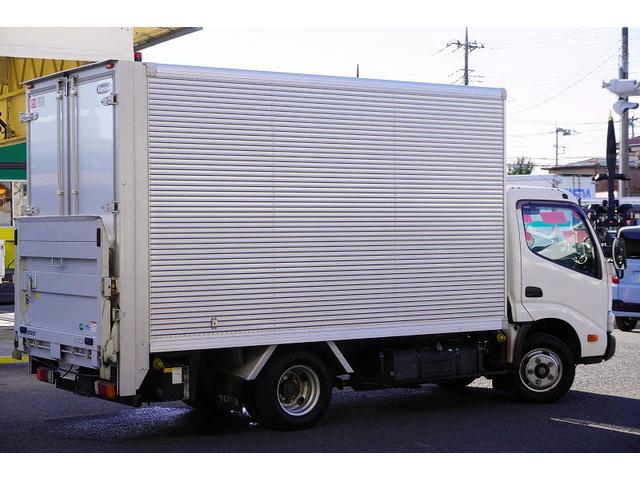 トヨエース 標準幅　セミロング　アルミバン　２トン　垂直パワーゲート　積載２０００ｋｇ　リア観音扉　垂直リフト　バックカメラ　ナビ　ワンセグＴＶ　ＥＴＣ　衝突軽減ブレーキ　車線逸脱警報　北村製　ＡＴ（10枚目）