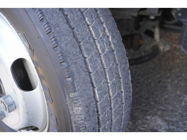 トヨエース 標準幅　セミロング　アルミバン　２トン　垂直パワーゲート　積載２０００ｋｇ　リア観音扉　垂直リフト　バックカメラ　ナビ　ワンセグＴＶ　ＥＴＣ　衝突軽減ブレーキ　車線逸脱警報　北村製　ＡＴ（11枚目）