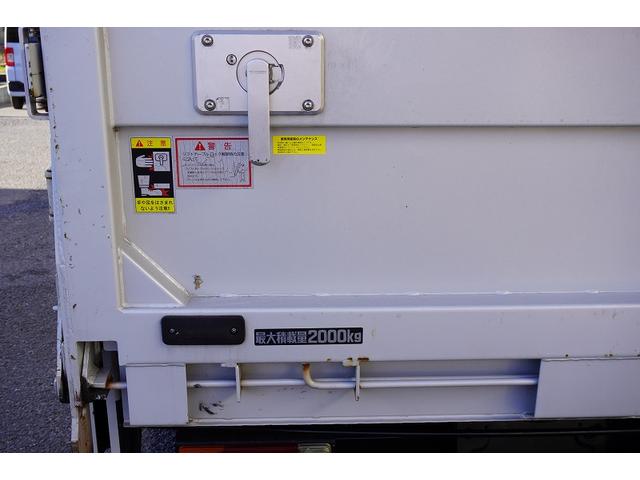 トヨエース 標準幅　セミロング　アルミバン　２トン　垂直パワーゲート　積載２０００ｋｇ　リア観音扉　垂直リフト　バックカメラ　ナビ　ワンセグＴＶ　ＥＴＣ　衝突軽減ブレーキ　車線逸脱警報　北村製　ＡＴ（18枚目）