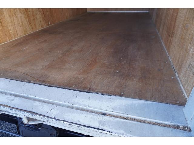 トヨエース 標準幅　セミロング　アルミバン　２トン　垂直パワーゲート　積載２０００ｋｇ　リア観音扉　垂直リフト　バックカメラ　ナビ　ワンセグＴＶ　ＥＴＣ　衝突軽減ブレーキ　車線逸脱警報　北村製　ＡＴ（31枚目）