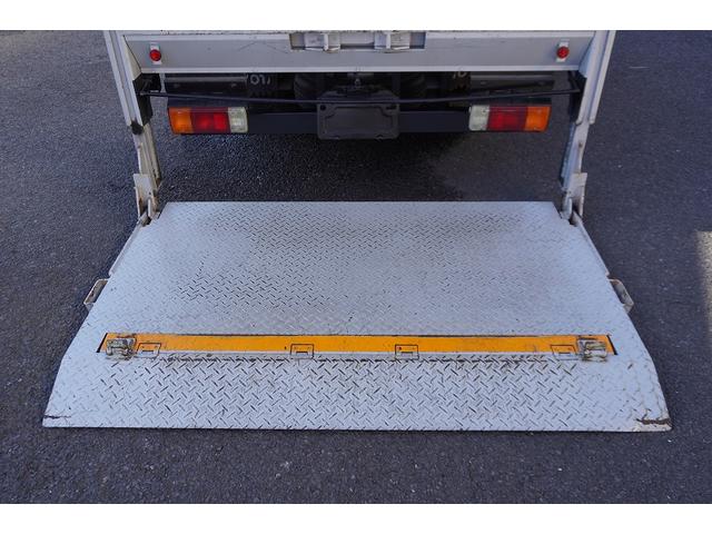 トヨエース 標準幅　セミロング　アルミバン　２トン　垂直パワーゲート　積載２０００ｋｇ　リア観音扉　垂直リフト　バックカメラ　ナビ　ワンセグＴＶ　ＥＴＣ　衝突軽減ブレーキ　車線逸脱警報　北村製　ＡＴ（38枚目）