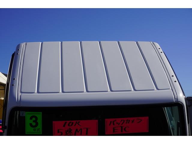 キャンター １０尺　アルミバン　２トン積　ラッシング２段　バックカメラ　積載２０００ｋｇ　ＥＴＣ　フォグランプ　全高２７７ｃｍ　衝突軽減ブレーキ　車線逸脱警報　パブコ製　５速ＭＴ　標準幅　ショート　左電格ミラー　９０度ストッパー（14枚目）
