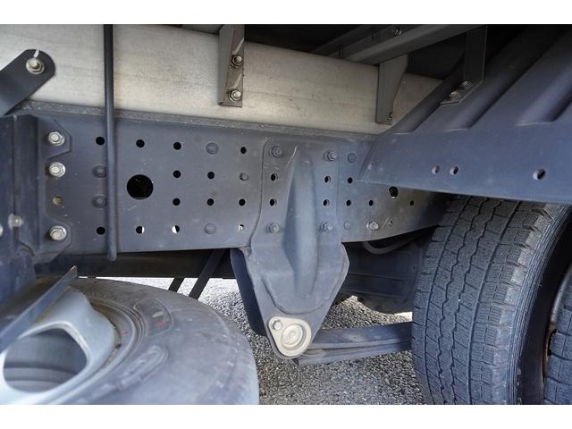 キャンター １０尺　アルミバン　２トン積　ラッシング２段　バックカメラ　積載２０００ｋｇ　ＥＴＣ　フォグランプ　全高２７７ｃｍ　衝突軽減ブレーキ　車線逸脱警報　パブコ製　５速ＭＴ　標準幅　ショート　左電格ミラー　９０度ストッパー（16枚目）