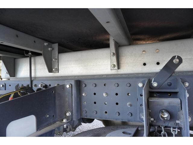 キャンター １０尺　アルミバン　２トン積　ラッシング２段　バックカメラ　積載２０００ｋｇ　ＥＴＣ　フォグランプ　全高２７７ｃｍ　衝突軽減ブレーキ　車線逸脱警報　パブコ製　５速ＭＴ　標準幅　ショート　左電格ミラー　９０度ストッパー（18枚目）