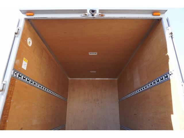 キャンター １０尺　アルミバン　２トン積　ラッシング２段　バックカメラ　積載２０００ｋｇ　ＥＴＣ　フォグランプ　全高２７７ｃｍ　衝突軽減ブレーキ　車線逸脱警報　パブコ製　５速ＭＴ　標準幅　ショート　左電格ミラー　９０度ストッパー（20枚目）