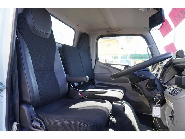 キャンター １０尺　アルミバン　２トン積　ラッシング２段　バックカメラ　積載２０００ｋｇ　ＥＴＣ　フォグランプ　全高２７７ｃｍ　衝突軽減ブレーキ　車線逸脱警報　パブコ製　５速ＭＴ　標準幅　ショート　左電格ミラー　９０度ストッパー（24枚目）