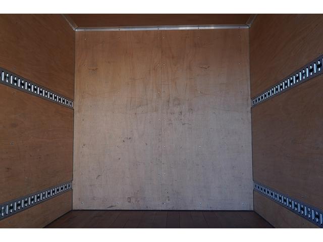 キャンター １０尺　アルミバン　２トン積　ラッシング２段　バックカメラ　積載２０００ｋｇ　ＥＴＣ　フォグランプ　全高２７７ｃｍ　衝突軽減ブレーキ　車線逸脱警報　パブコ製　５速ＭＴ　標準幅　ショート　左電格ミラー　９０度ストッパー（25枚目）