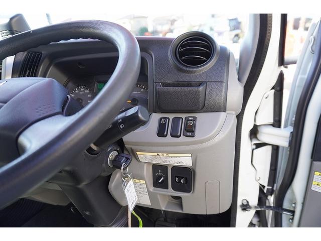 キャンター １０尺　アルミバン　２トン積　ラッシング２段　バックカメラ　積載２０００ｋｇ　ＥＴＣ　フォグランプ　全高２７７ｃｍ　衝突軽減ブレーキ　車線逸脱警報　パブコ製　５速ＭＴ　標準幅　ショート　左電格ミラー　９０度ストッパー（31枚目）