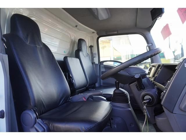 エルフトラック ワイドロング　アルミバン　２ｔ　サイドドア　跳上パワーゲート　積載２０００ｋｇ　ラッシング３段　導風板　左電格ミラー　坂道発進補助　バックカメラ　ナビ　ＥＴＣ　フォグランプ　日本フルハーフ製　６速ＭＴ　リフト　２トン（35枚目）