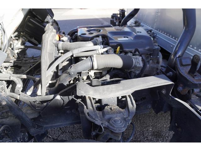 エルフトラック ワイドロング　アルミバン　２ｔ　サイドドア　跳上パワーゲート　積載２０００ｋｇ　ラッシング３段　導風板　左電格ミラー　坂道発進補助　バックカメラ　ナビ　ＥＴＣ　フォグランプ　日本フルハーフ製　６速ＭＴ　リフト　２トン（41枚目）