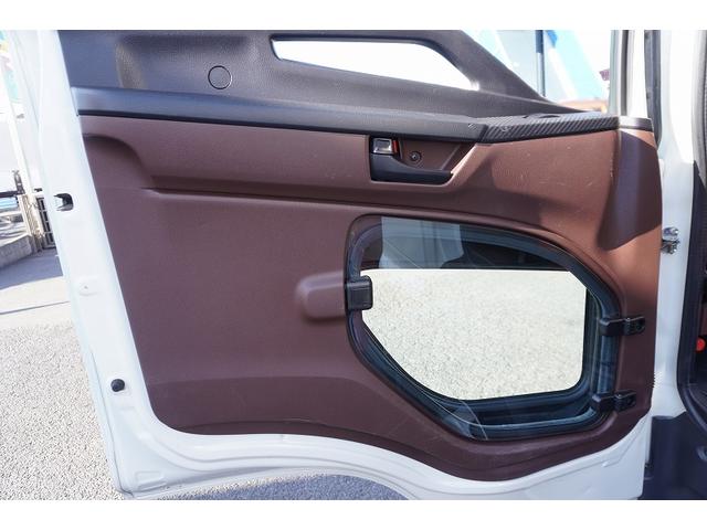 ヒノレンジャー ４トン　ベッド付　４段クレーン　２．４トン積　ラジコン　標準幅　積載２４００ｋｇ　古河ユニック製　フックイン　２．９３ｔ吊　５．５ｍ長　床フック４対　セイコーラック　鳥居金網張り下部鉄板張り　坂道発進補助　ＥＴＣ　６速ＭＴ（17枚目）