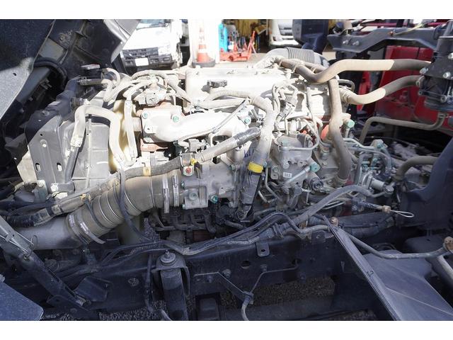 ヒノレンジャー ４トン　ベッド付　４段クレーン　２．４トン積　ラジコン　標準幅　積載２４００ｋｇ　古河ユニック製　フックイン　２．９３ｔ吊　５．５ｍ長　床フック４対　セイコーラック　鳥居金網張り下部鉄板張り　坂道発進補助　ＥＴＣ　６速ＭＴ（34枚目）