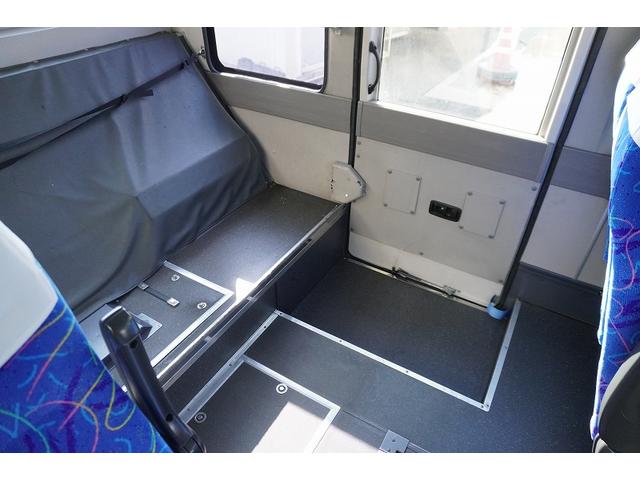 メルファ 送迎バス　３９人乗　２ドア　スイング自動ドア　プレヒーター　モケットシート　荷室スペース　小型トランク　総輪エアサス　ガイド席　オートエアコン　バックカメラ　ルームラック　アルミホイール　ＡＴ（29枚目）
