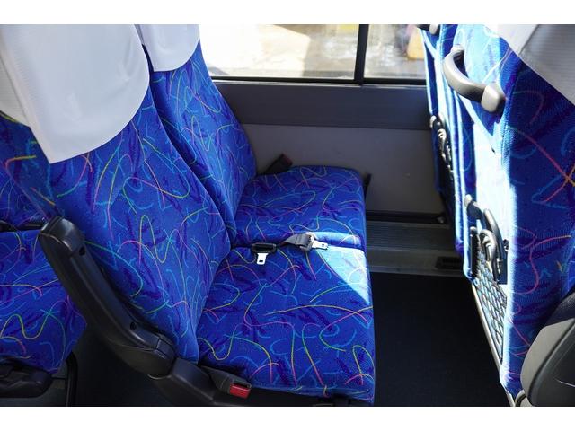 メルファ 送迎バス　３９人乗　２ドア　スイング自動ドア　プレヒーター　モケットシート　荷室スペース　小型トランク　総輪エアサス　ガイド席　オートエアコン　バックカメラ　ルームラック　アルミホイール　ＡＴ（31枚目）