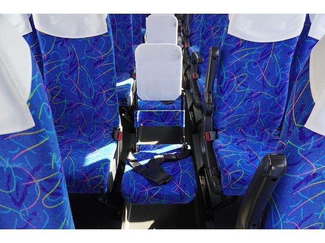 メルファ 送迎バス　３９人乗　２ドア　スイング自動ドア　プレヒーター　モケットシート　荷室スペース　小型トランク　総輪エアサス　ガイド席　オートエアコン　バックカメラ　ルームラック　アルミホイール　ＡＴ（51枚目）