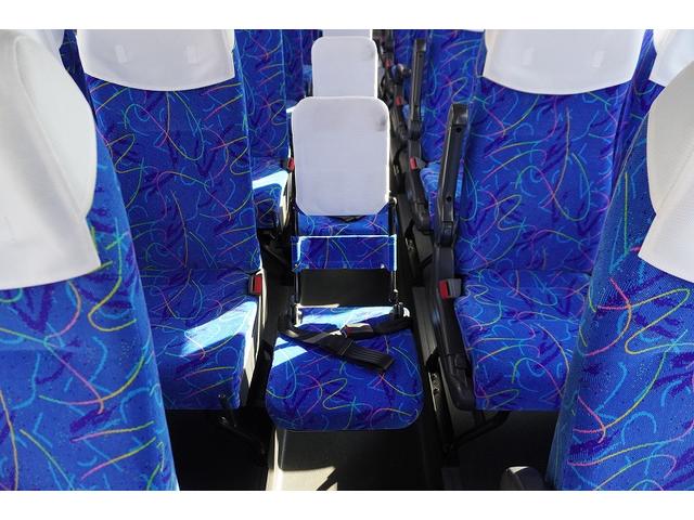 メルファ 送迎バス　３９人乗　２ドア　スイング自動ドア　プレヒーター　モケットシート　荷室スペース　小型トランク　総輪エアサス　ガイド席　オートエアコン　バックカメラ　ルームラック　アルミホイール　ＡＴ（52枚目）