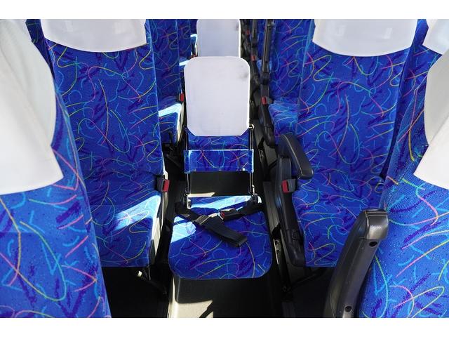 メルファ 送迎バス　３９人乗　２ドア　スイング自動ドア　プレヒーター　モケットシート　荷室スペース　小型トランク　総輪エアサス　ガイド席　オートエアコン　バックカメラ　ルームラック　アルミホイール　ＡＴ（56枚目）