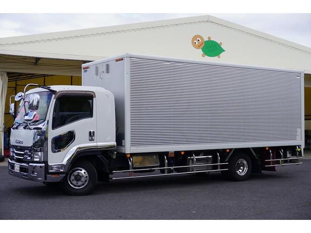 フォワード ４トン　ワイド　ベッド付　アルミバン　跳上パワーゲート　積載２４５０ｋｇ　リーフサス　６．３ｍ長　ラッシング２段　バックカメラ　ＥＴＣ２．０　ＨＩＤヘッドライト　メッキ　アルミホイール　北村製　ＡＴ　ステンレスサイドバンパー　ステンレス工具箱　リフト（10枚目）