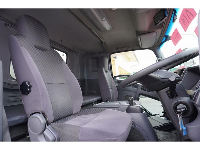 フォワード ４トン　ワイド　ベッド付　アルミバン　跳上パワーゲート　積載２４５０ｋｇ　リーフサス　６．３ｍ長　ラッシング２段　バックカメラ　ＥＴＣ２．０　ＨＩＤヘッドライト　メッキ　アルミホイール　北村製　ＡＴ　ステンレスサイドバンパー　ステンレス工具箱　リフト（43枚目）