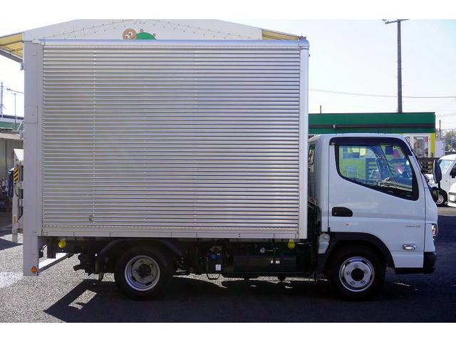 キャンター １０尺　アルミバン　２トン積　垂直パワーゲート　５速ＭＴ　積載２０００ｋｇ　リア観音扉　リフト　ラッシング２段　左電格ミラー　坂道発進補助　バックカメラ　ＥＴＣ　ＬＥＤヘッドライト　フォグ　スマートキー　衝突軽減ブレーキ　ショート　車両総重量４９８５ｋｇ（6枚目）