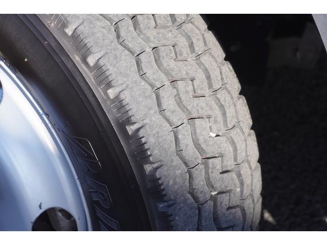 キャンター １０尺　アルミバン　２トン積　垂直パワーゲート　５速ＭＴ　積載２０００ｋｇ　リア観音扉　リフト　ラッシング２段　左電格ミラー　坂道発進補助　バックカメラ　ＥＴＣ　ＬＥＤヘッドライト　フォグ　スマートキー　衝突軽減ブレーキ　ショート　車両総重量４９８５ｋｇ（12枚目）