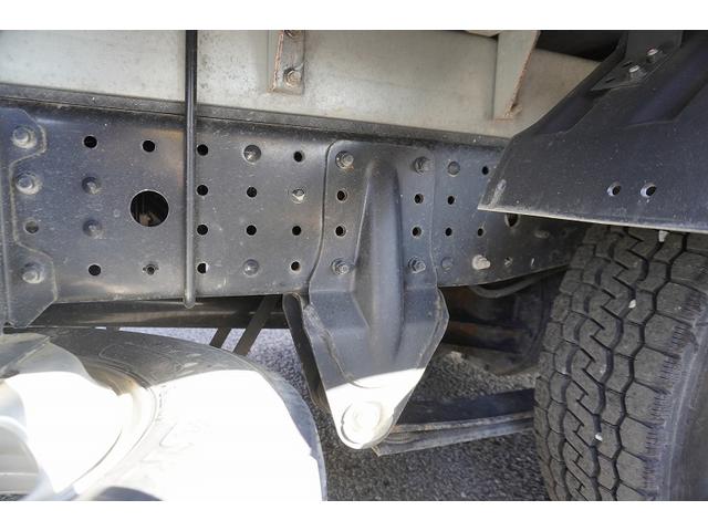 キャンター １０尺　アルミバン　２トン積　垂直パワーゲート　５速ＭＴ　積載２０００ｋｇ　リア観音扉　リフト　ラッシング２段　左電格ミラー　坂道発進補助　バックカメラ　ＥＴＣ　ＬＥＤヘッドライト　フォグ　スマートキー　衝突軽減ブレーキ　ショート　車両総重量４９８５ｋｇ（15枚目）