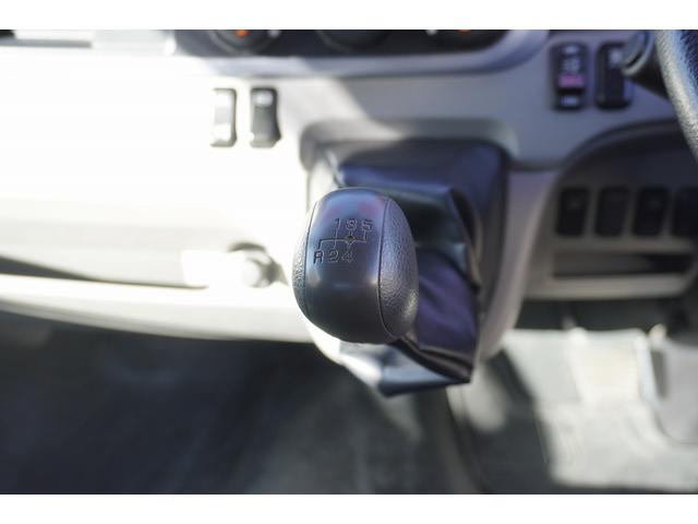 キャンター １０尺　アルミバン　２トン積　垂直パワーゲート　５速ＭＴ　積載２０００ｋｇ　リア観音扉　リフト　ラッシング２段　左電格ミラー　坂道発進補助　バックカメラ　ＥＴＣ　ＬＥＤヘッドライト　フォグ　スマートキー　衝突軽減ブレーキ　ショート　車両総重量４９８５ｋｇ（17枚目）