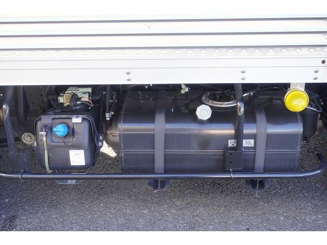 キャンター １０尺　アルミバン　２トン積　垂直パワーゲート　５速ＭＴ　積載２０００ｋｇ　リア観音扉　リフト　ラッシング２段　左電格ミラー　坂道発進補助　バックカメラ　ＥＴＣ　ＬＥＤヘッドライト　フォグ　スマートキー　衝突軽減ブレーキ　ショート　車両総重量４９８５ｋｇ（28枚目）