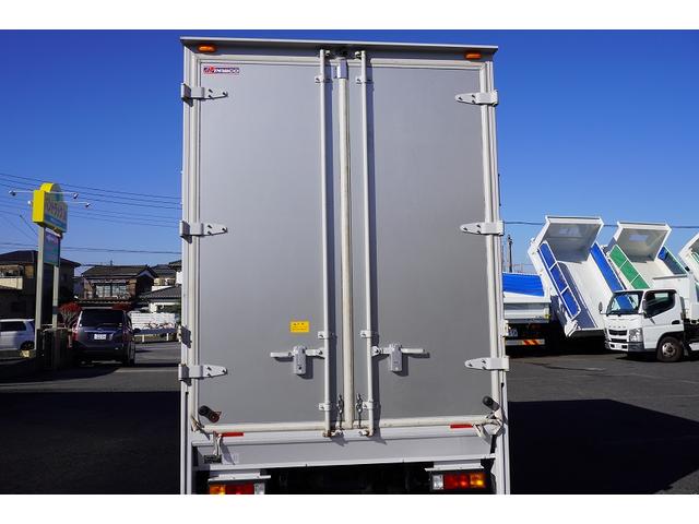 キャンター １０尺　アルミバン　２トン積　垂直パワーゲート　５速ＭＴ　積載２０００ｋｇ　リア観音扉　リフト　ラッシング２段　左電格ミラー　坂道発進補助　バックカメラ　ＥＴＣ　ＬＥＤヘッドライト　フォグ　スマートキー　衝突軽減ブレーキ　ショート　車両総重量４９８５ｋｇ（34枚目）