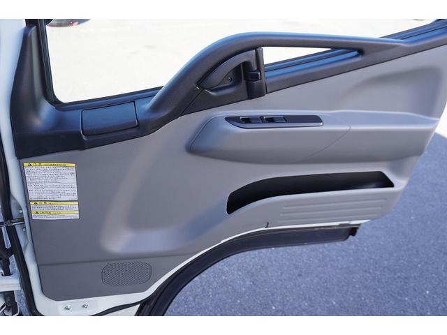 キャンター １０尺　アルミバン　２トン積　垂直パワーゲート　５速ＭＴ　積載２０００ｋｇ　リア観音扉　リフト　ラッシング２段　左電格ミラー　坂道発進補助　バックカメラ　ＥＴＣ　ＬＥＤヘッドライト　フォグ　スマートキー　衝突軽減ブレーキ　ショート　車両総重量４９８５ｋｇ（37枚目）