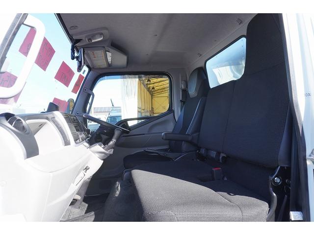 キャンター １０尺　アルミバン　２トン積　垂直パワーゲート　５速ＭＴ　積載２０００ｋｇ　リア観音扉　リフト　ラッシング２段　左電格ミラー　坂道発進補助　バックカメラ　ＥＴＣ　ＬＥＤヘッドライト　フォグ　スマートキー　衝突軽減ブレーキ　ショート　車両総重量４９８５ｋｇ（38枚目）