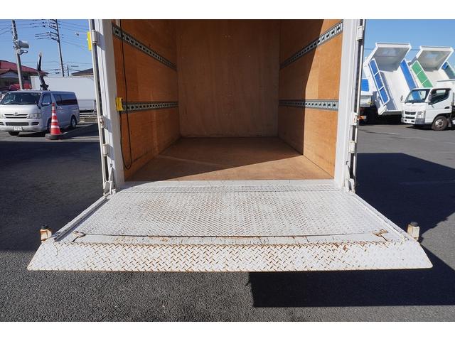 キャンター １０尺　アルミバン　２トン積　垂直パワーゲート　５速ＭＴ　積載２０００ｋｇ　リア観音扉　リフト　ラッシング２段　左電格ミラー　坂道発進補助　バックカメラ　ＥＴＣ　ＬＥＤヘッドライト　フォグ　スマートキー　衝突軽減ブレーキ　ショート　車両総重量４９８５ｋｇ（43枚目）
