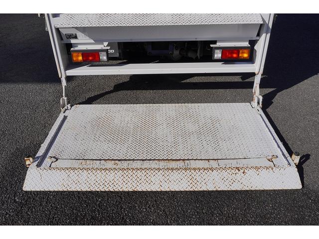 キャンター １０尺　アルミバン　２トン積　垂直パワーゲート　５速ＭＴ　積載２０００ｋｇ　リア観音扉　リフト　ラッシング２段　左電格ミラー　坂道発進補助　バックカメラ　ＥＴＣ　ＬＥＤヘッドライト　フォグ　スマートキー　衝突軽減ブレーキ　ショート　車両総重量４９８５ｋｇ（44枚目）