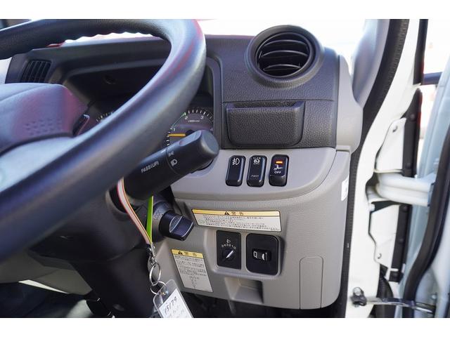 キャンター １０尺　アルミバン　２トン積　垂直パワーゲート　５速ＭＴ　積載２０００ｋｇ　リア観音扉　リフト　ラッシング２段　左電格ミラー　坂道発進補助　バックカメラ　ＥＴＣ　ＬＥＤヘッドライト　フォグ　スマートキー　衝突軽減ブレーキ　ショート　車両総重量４９８５ｋｇ（45枚目）
