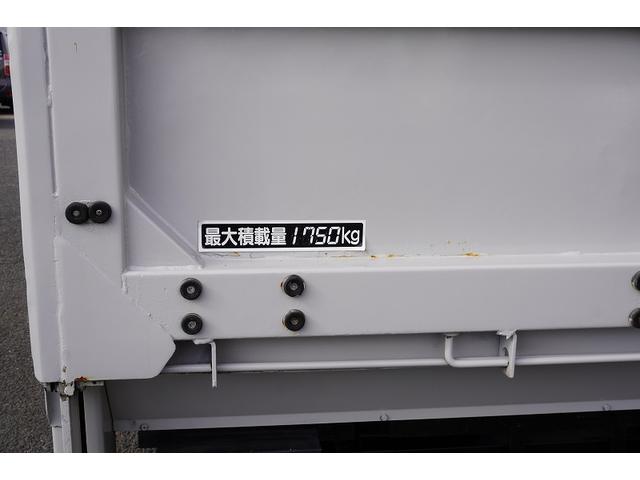 タイタントラック 標準幅　セミロング　アルミバン　２トン　跳上垂直パワーゲート　積載１７５０ｋｇ　ラッシング３段　バックカメラ　左電格ミラー　フォグランプ　北村製　ＡＴ　リフト　車両総重量４９６５ｋｇ（14枚目）