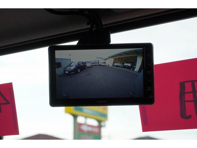 スーパーグレート 大型　４段セルフクレーン　ラジコン　ウインチ　１１．８トン積　２デフ　ベッド付　積載１１８００ｋｇ　タダノ製　ウインチ　いそのボディー製造りボディー　鳥居シマ板張り　床フック１０対　スタンション穴　アユミ板入れ　バックカメラ　ＥＴＣ２．０　メッキ　重機運搬　ＡＴ（17枚目）